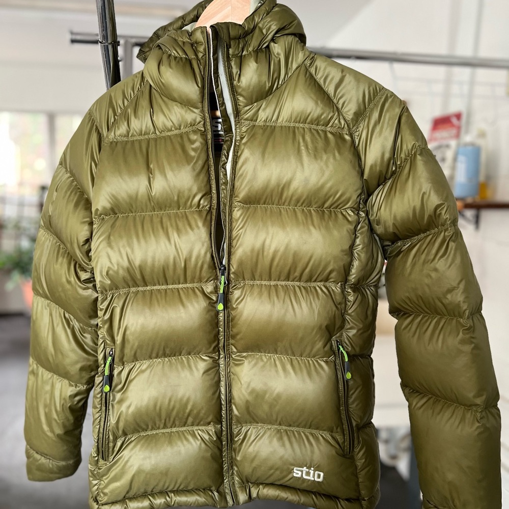 STIO Hometown Down Jacket in Mountain Thyme size M